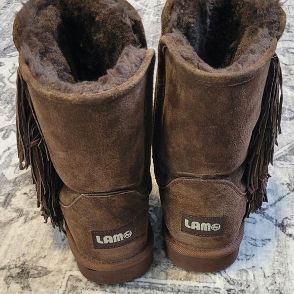 🍁NWOT Lamo Suede Tassled Boots - Picture 4 of 8